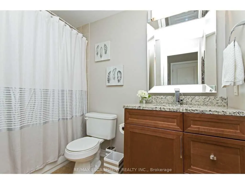 Photo 15 of Unit 401, 5070 Fairview Street, Burlington, Appleby — HOMEH