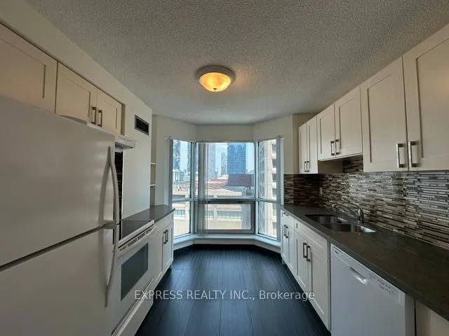 Photo 4 of Unit 1011, 10 Yonge Street, Toronto, Waterfront Communities — HOMEH