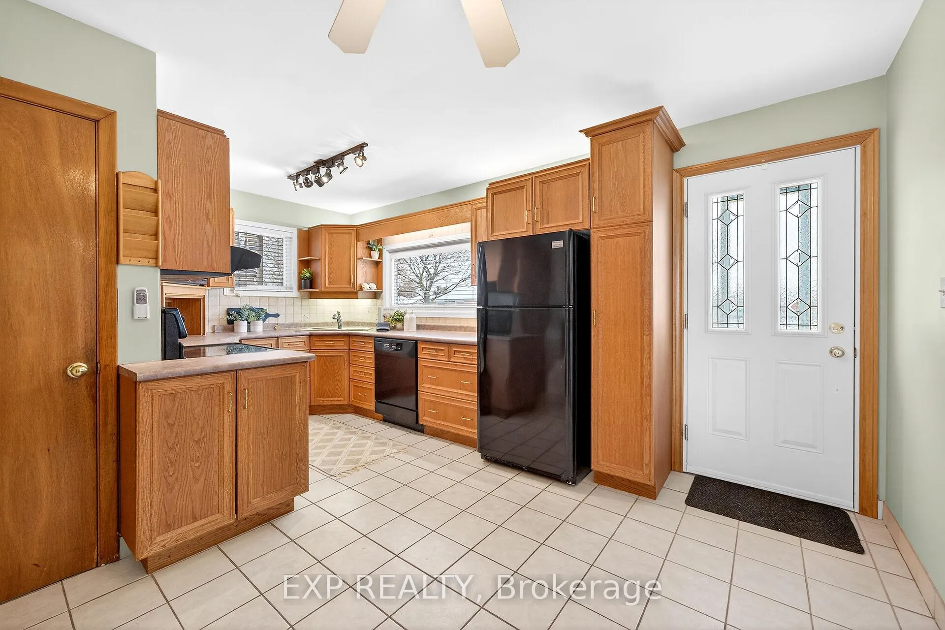 Photo 4 of 126 West 4th Street, Hamilton, Bonnington — HOMEH