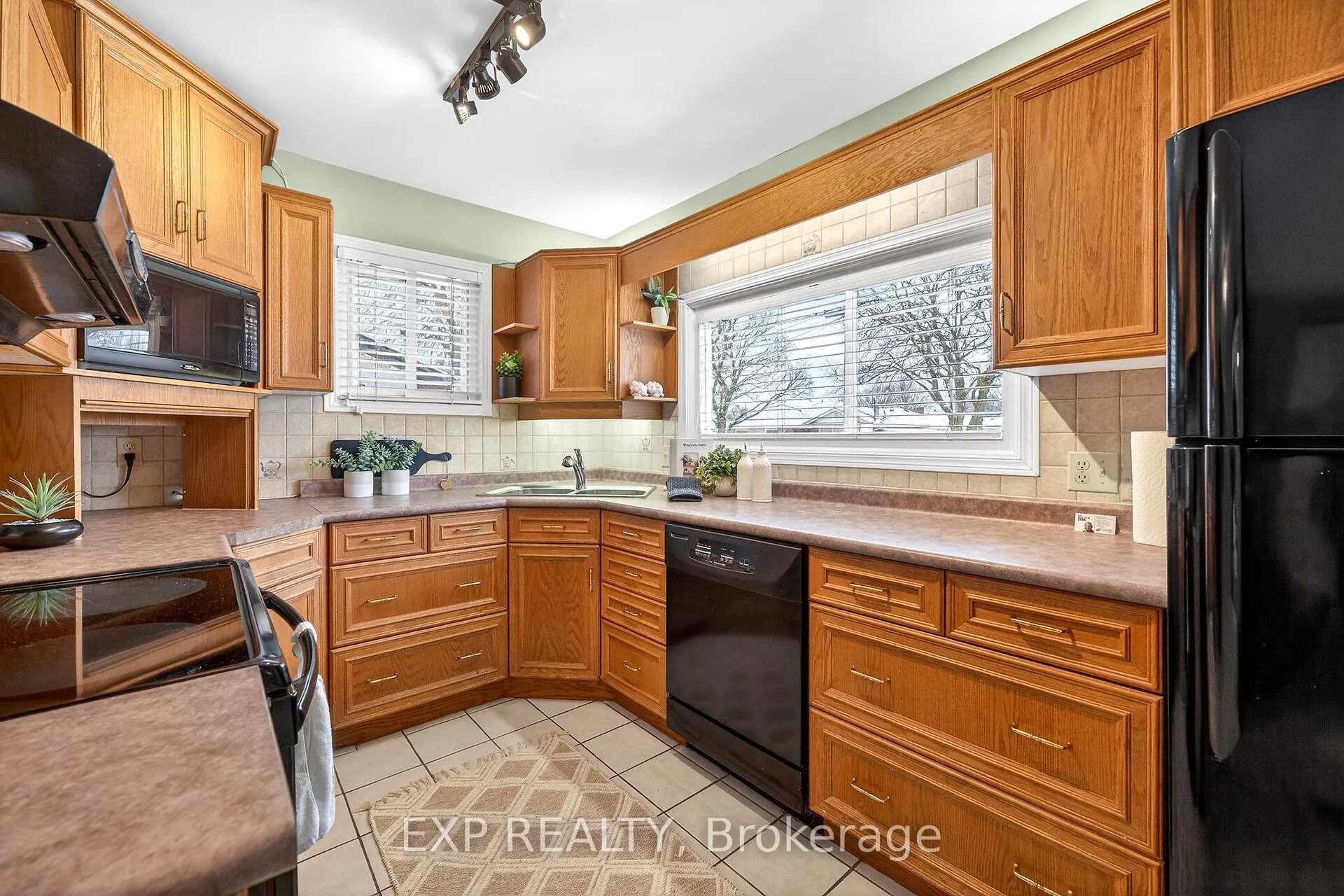 Photo 6 of 126 West 4th Street, Hamilton, Bonnington — HOMEH