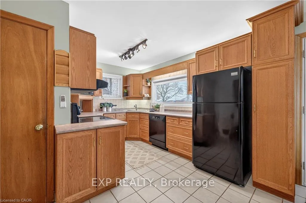 Photo 9 of 126 West 4th Street, Hamilton, Bonnington — HOMEH