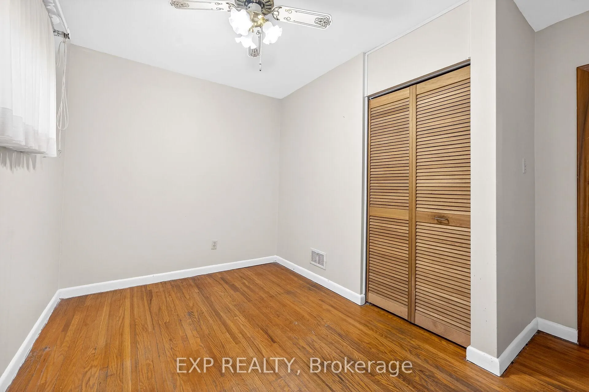 Photo 19 of 126 West 4th Street, Hamilton, Bonnington — HOMEH