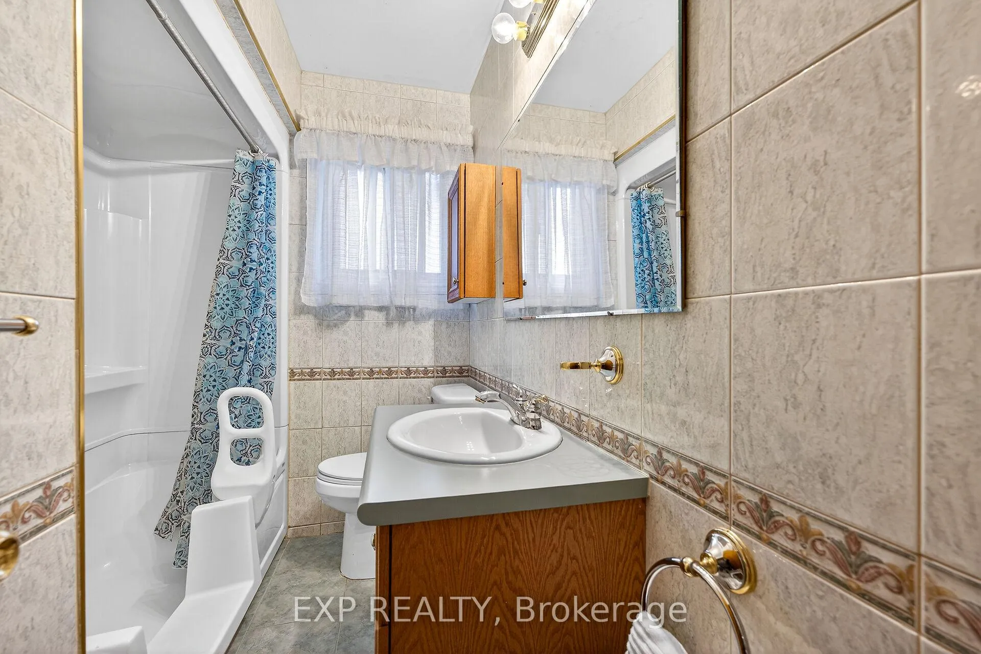 Photo 21 of 126 West 4th Street, Hamilton, Bonnington — HOMEH