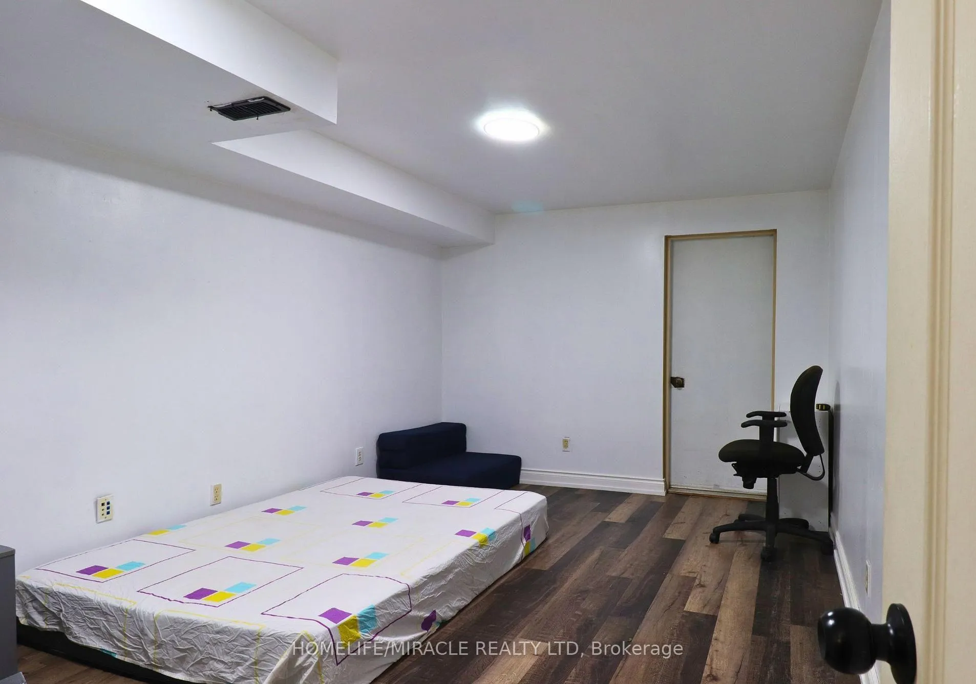 Photo 15 of 3 Caprice Court, Kitchener, Victoria Hills — HOMEH