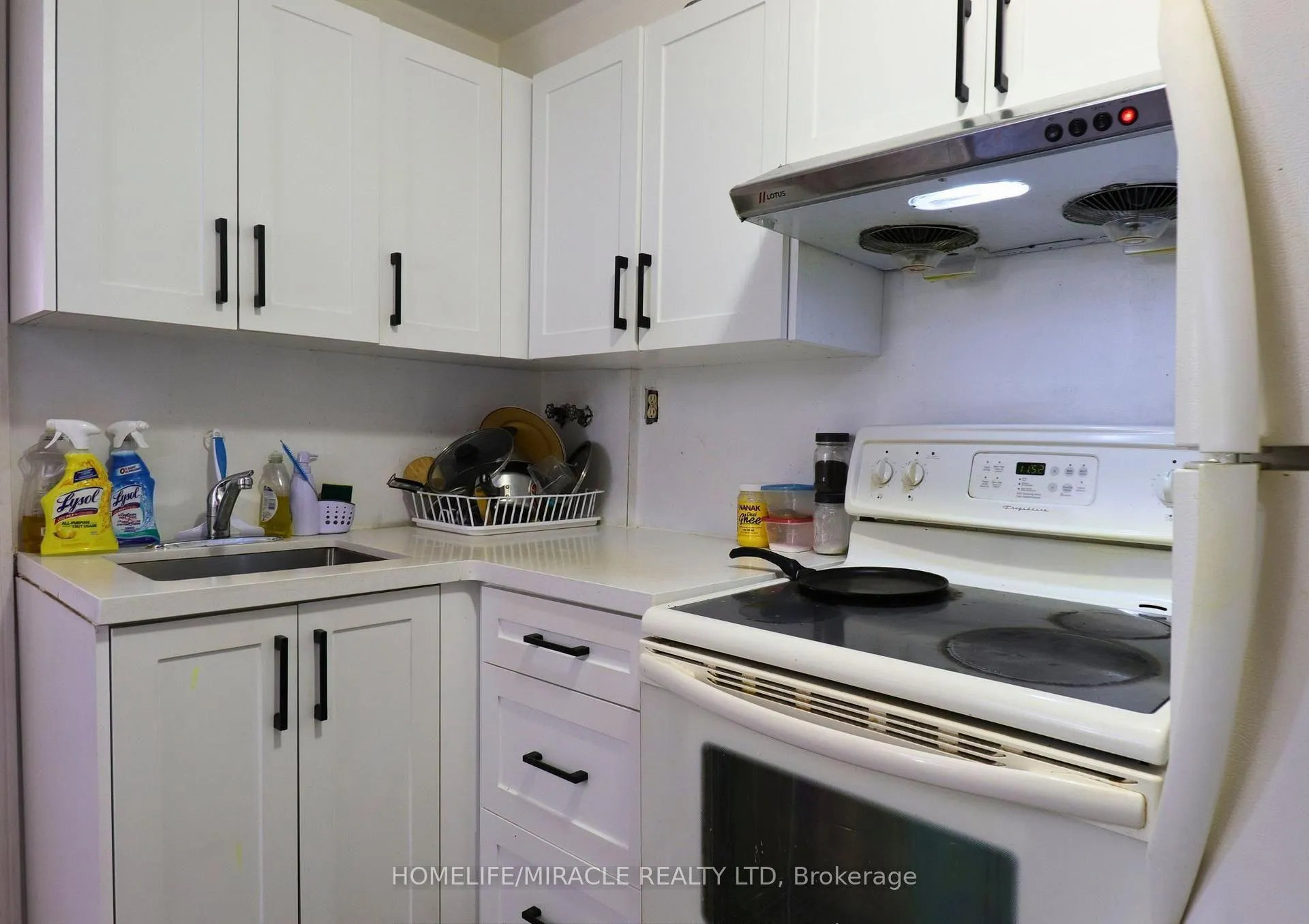 Photo 32 of 3 Caprice Court, Kitchener, Victoria Hills — HOMEH
