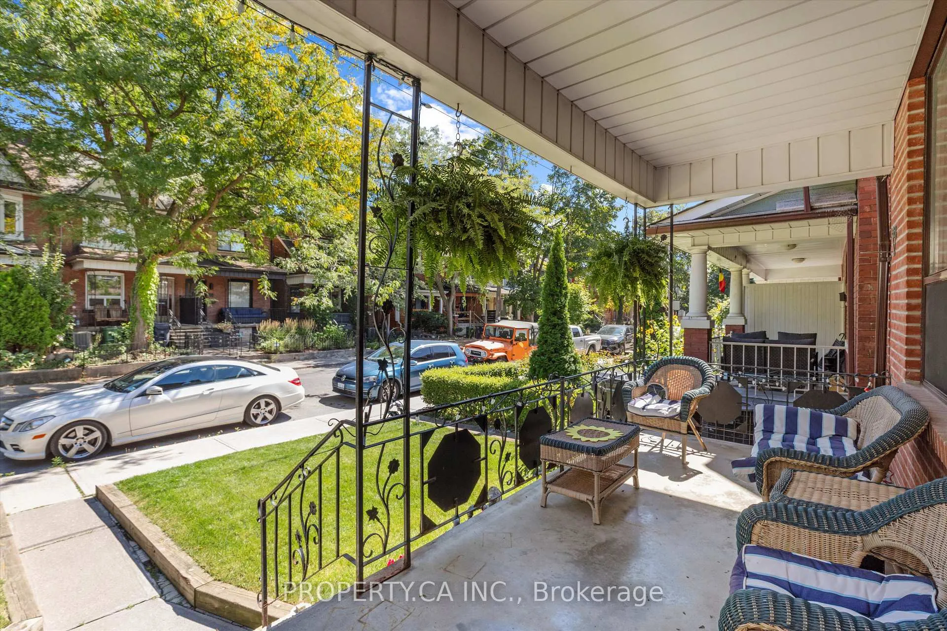Photo 4 of 790 Manning Avenue, Toronto, The Annex — HOMEH