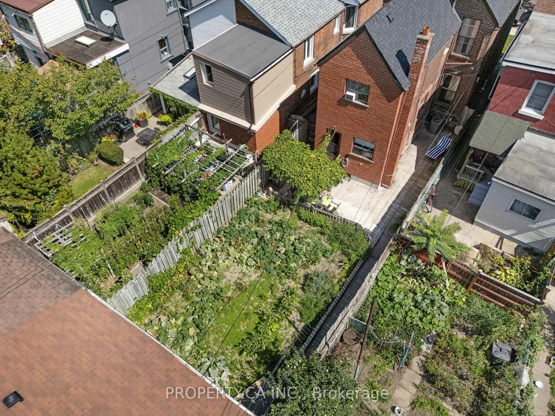 Photo 12 of 790 Manning Avenue, Toronto, The Annex — HOMEH