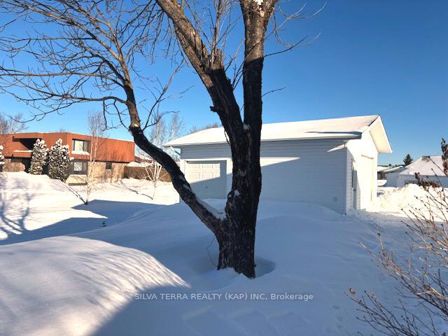 Photo 6 of 6 Champlain Crescent, Kapuskasing — HOMEH
