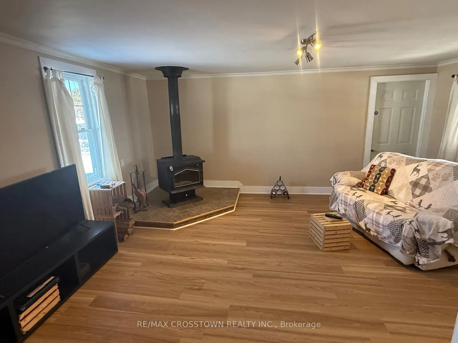 Photo 3 of 112 Arthur Street, Powassan, Trout Creek — HOMEH