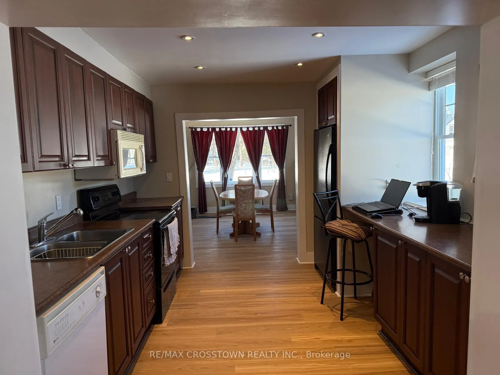 Photo 5 of 112 Arthur Street, Powassan, Trout Creek — HOMEH