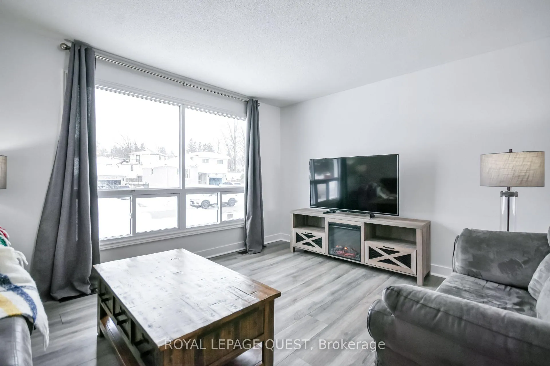 Photo 7 of 4 Andrea Crescent, Orillia — HOMEH
