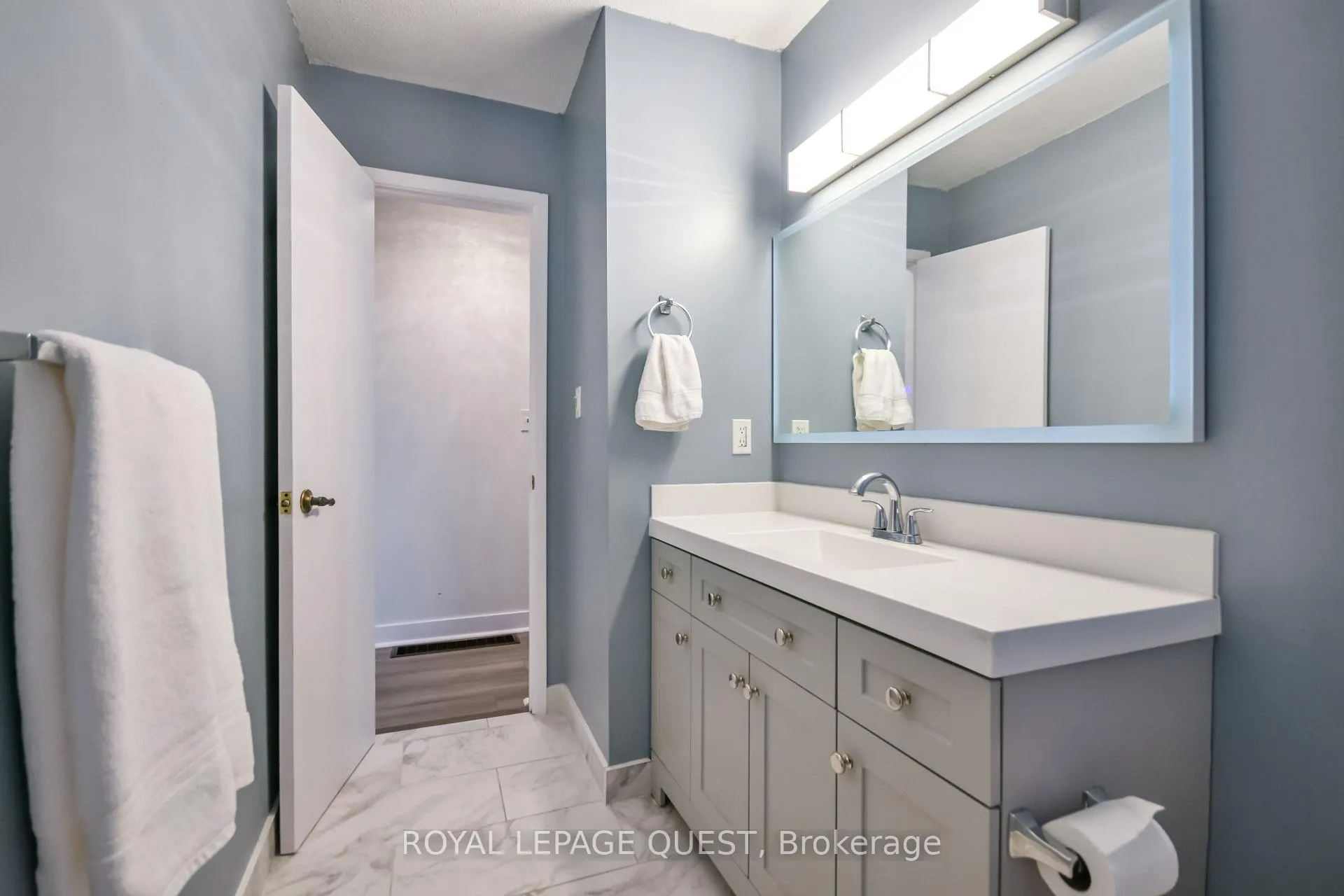 Photo 19 of 4 Andrea Crescent, Orillia — HOMEH