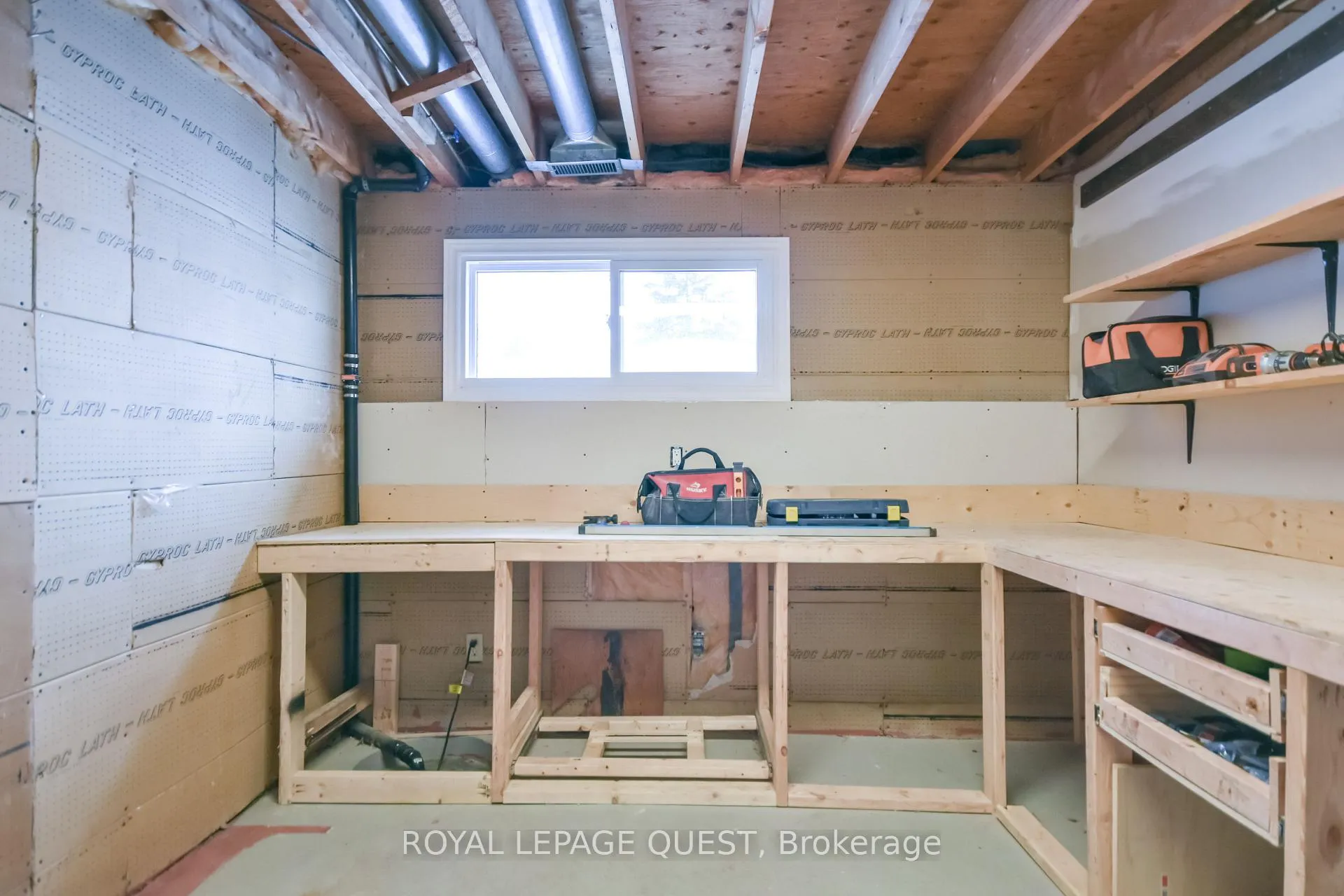 Photo 24 of 4 Andrea Crescent, Orillia — HOMEH