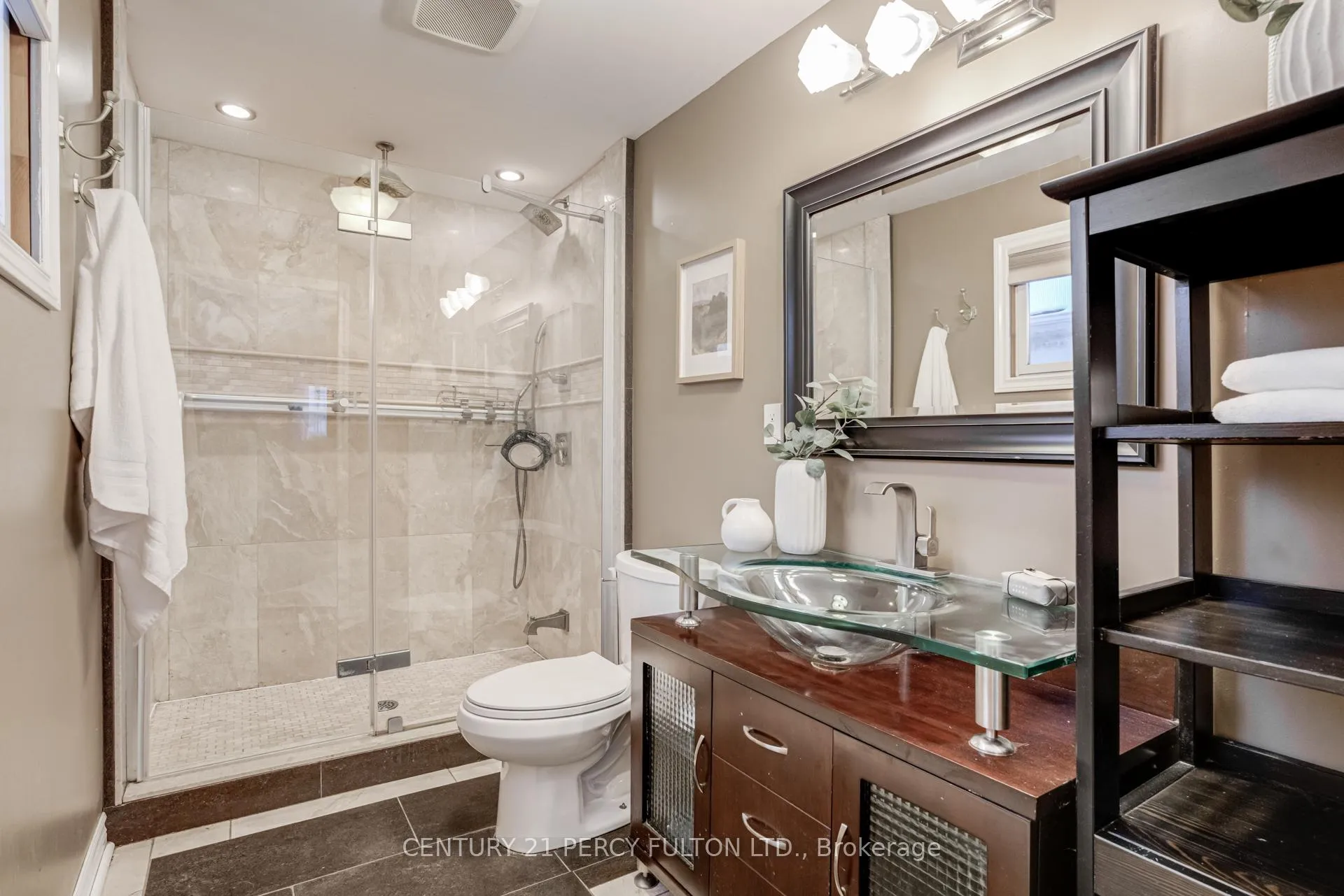 Photo 23 of 50 Angus Drive, Ajax, Central — HOMEH