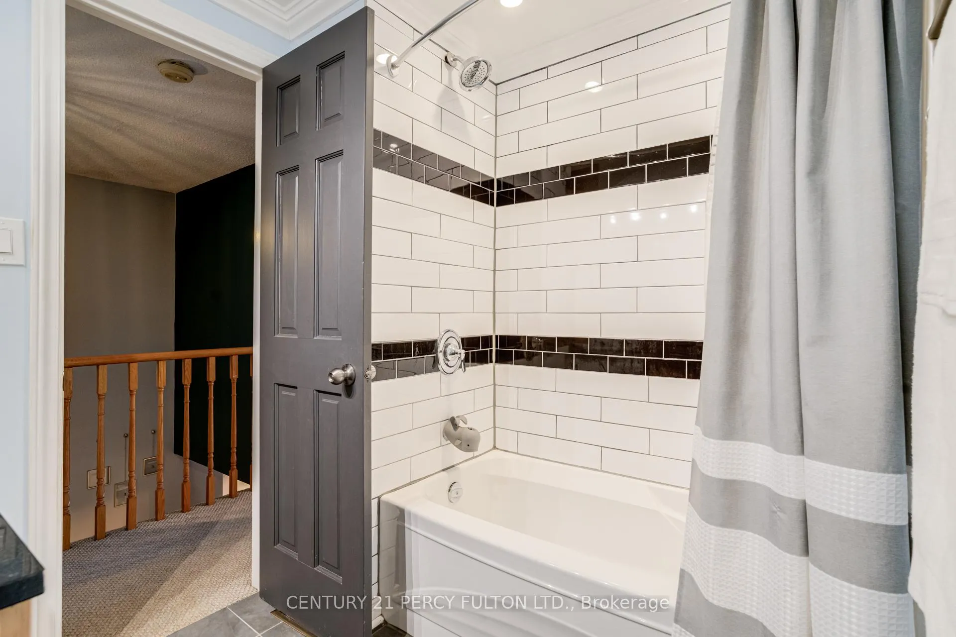 Photo 30 of 50 Angus Drive, Ajax, Central — HOMEH