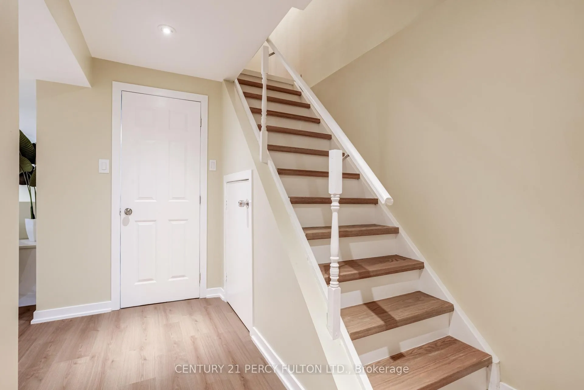 Photo 33 of 50 Angus Drive, Ajax, Central — HOMEH