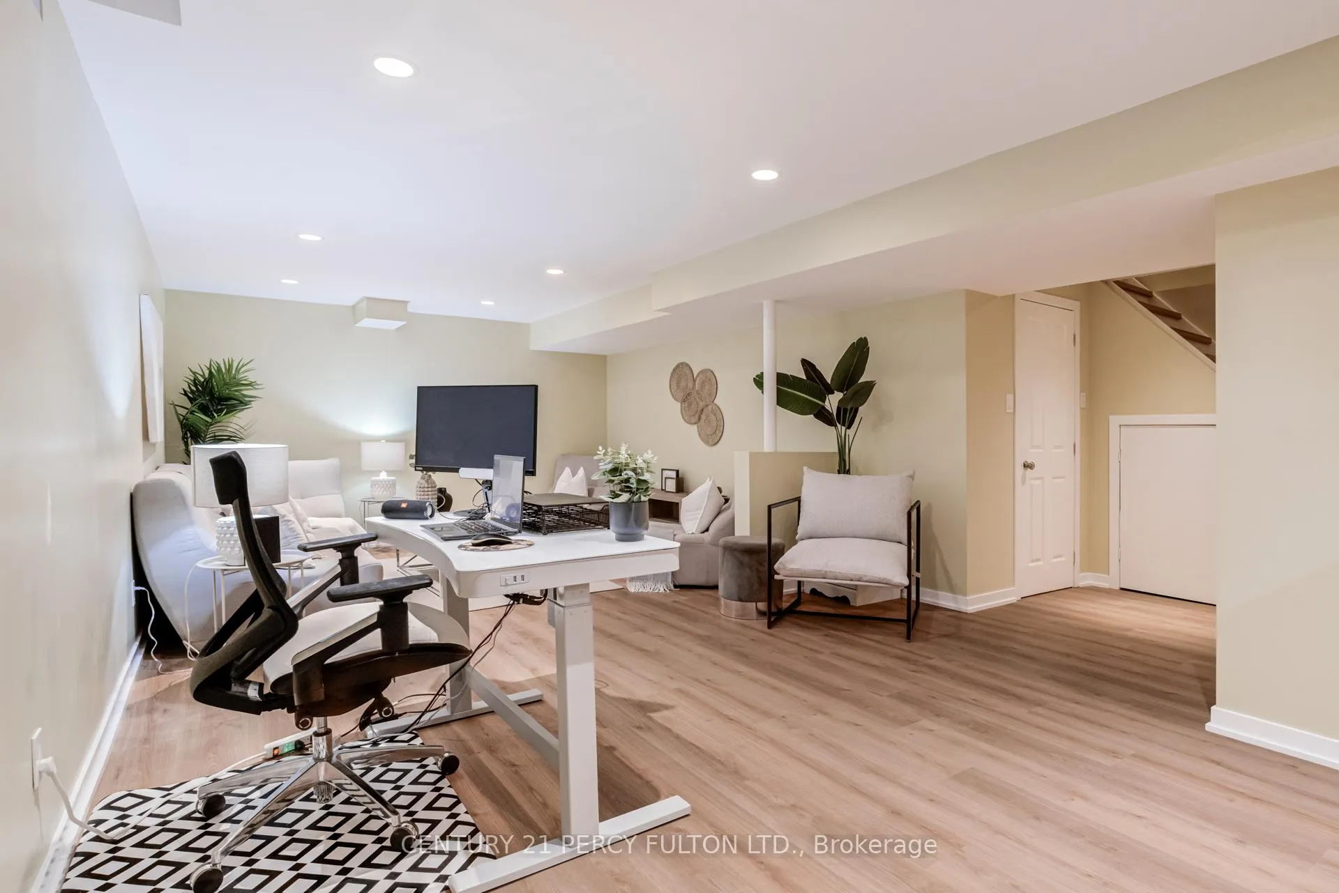 Photo 36 of 50 Angus Drive, Ajax, Central — HOMEH