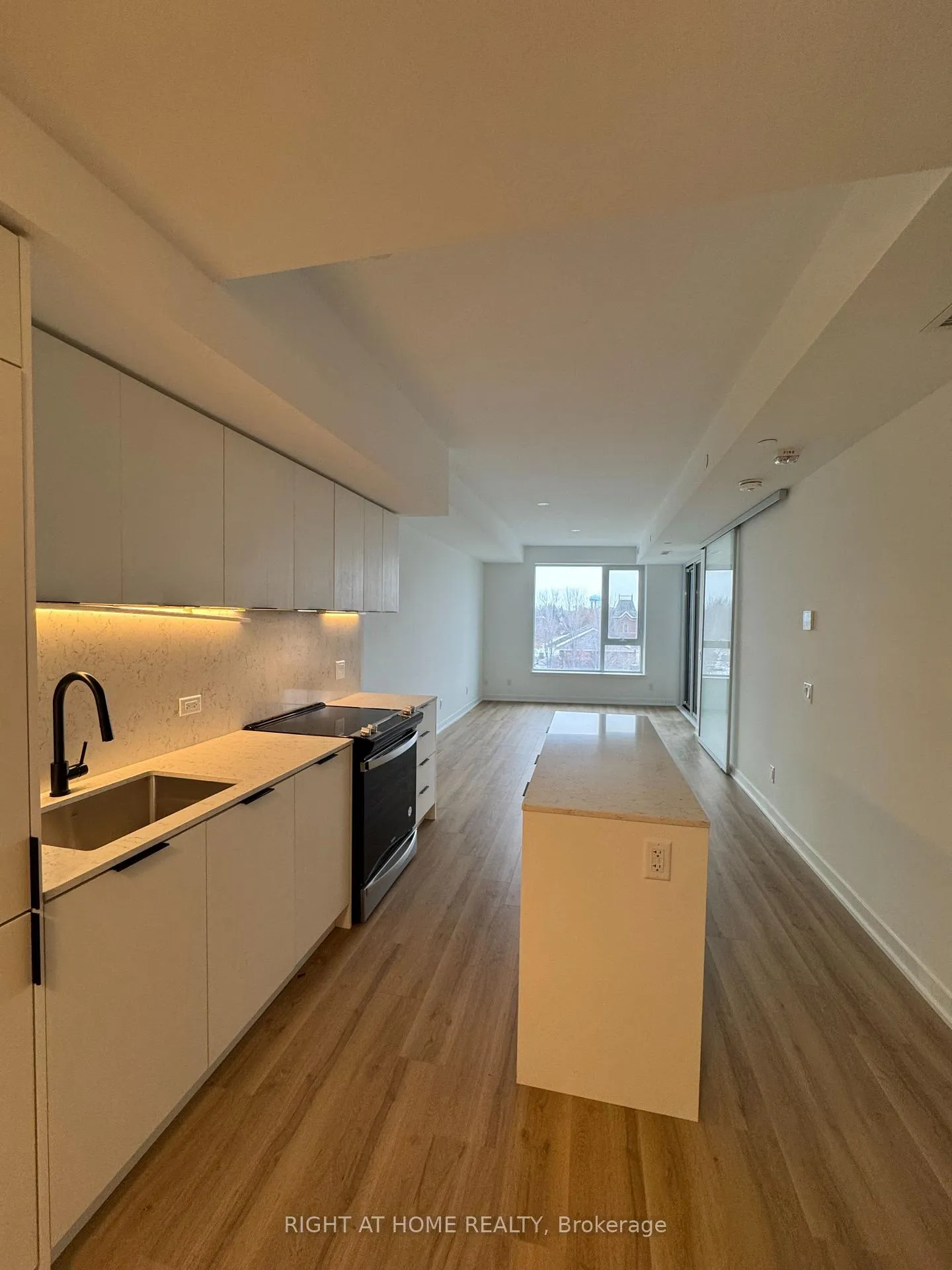 Photo 8 of Unit 308, 31 Huron Street, Collingwood — HOMEH