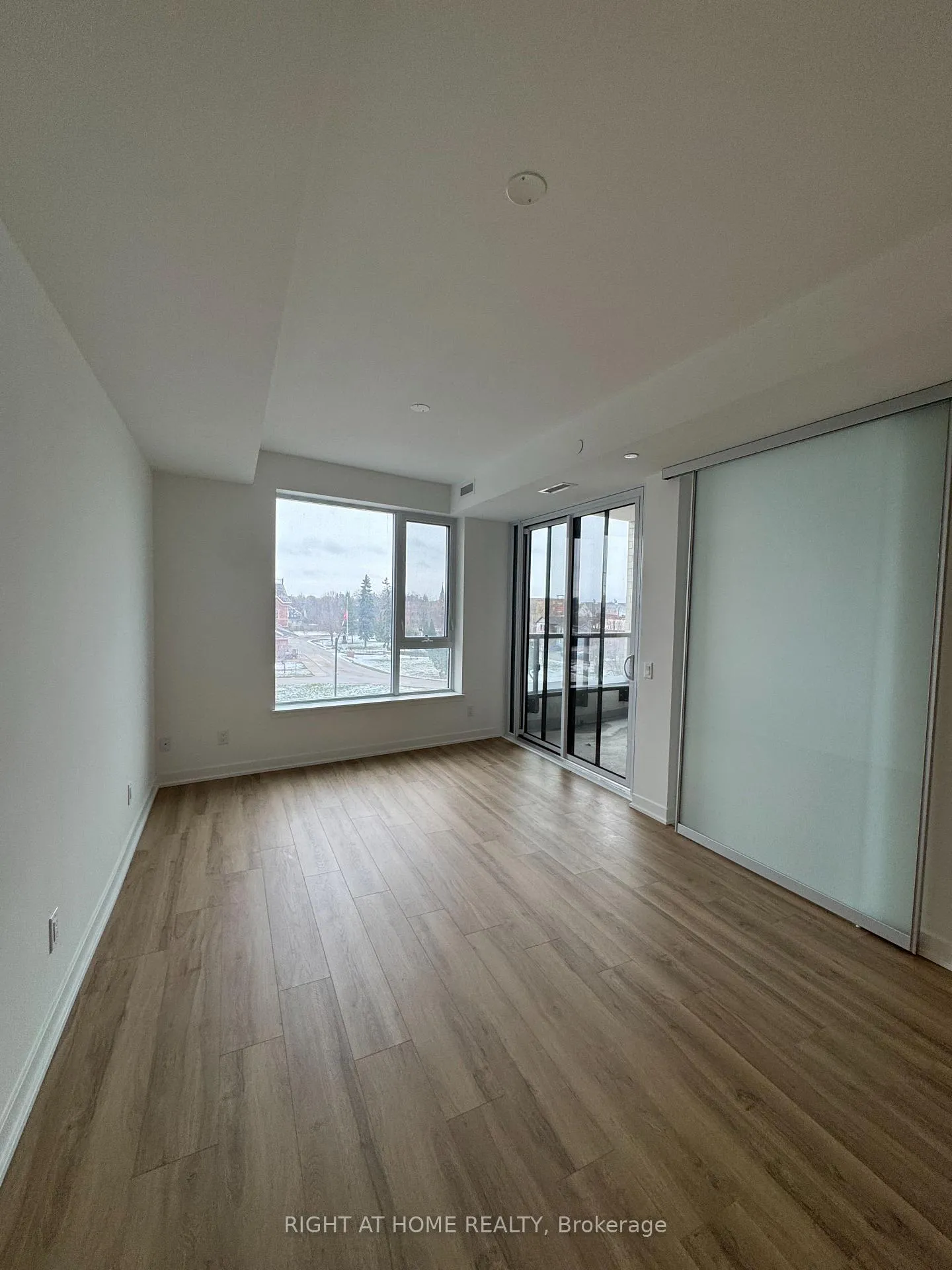 Photo 10 of Unit 308, 31 Huron Street, Collingwood — HOMEH