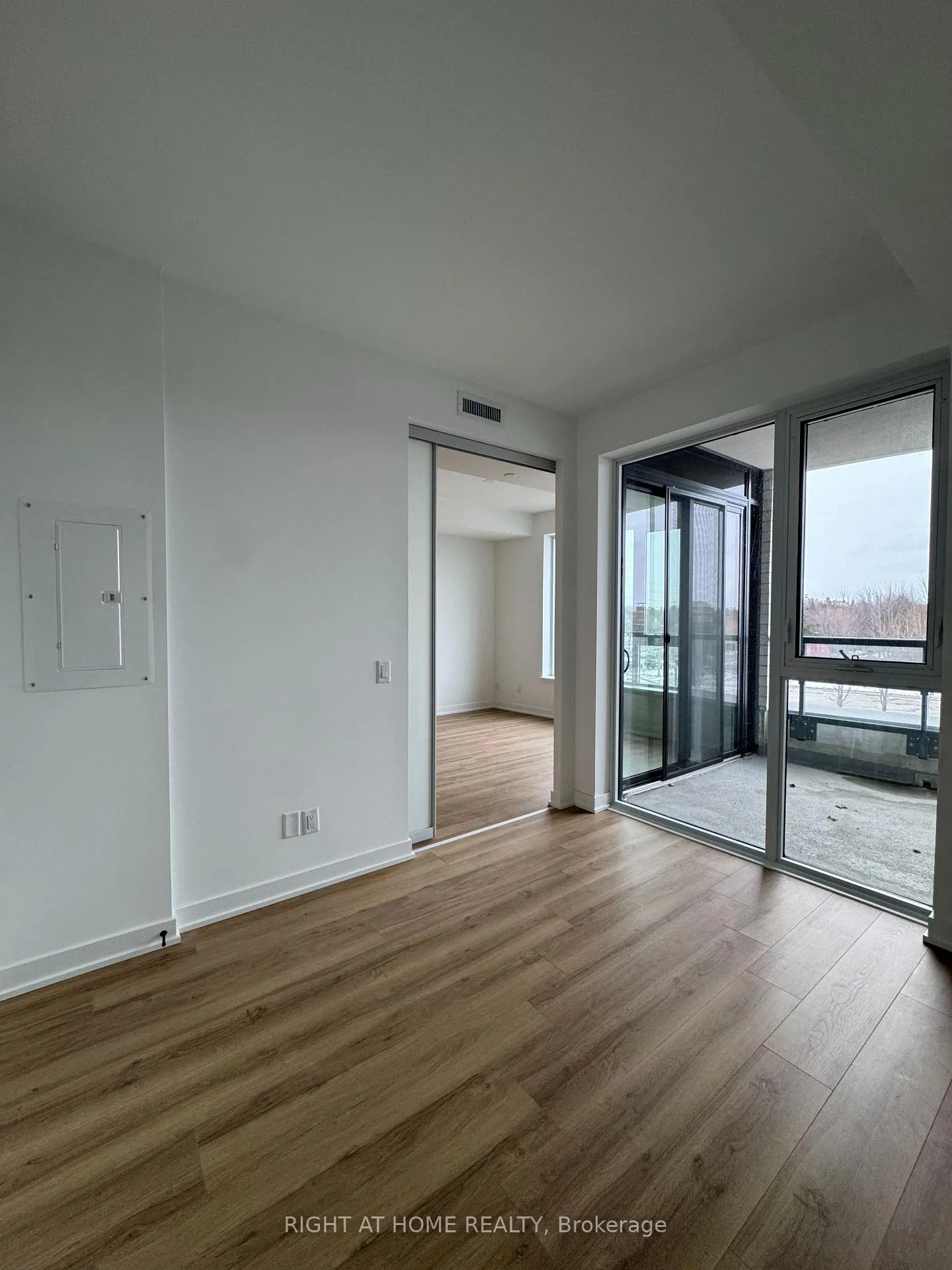 Photo 11 of Unit 308, 31 Huron Street, Collingwood — HOMEH
