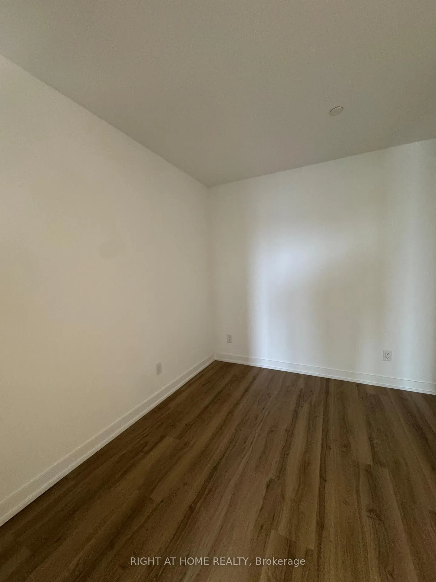 Photo 12 of Unit 308, 31 Huron Street, Collingwood — HOMEH