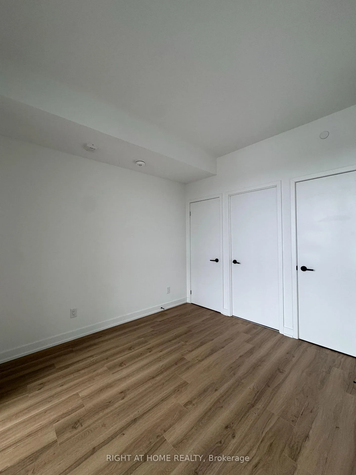 Photo 14 of Unit 308, 31 Huron Street, Collingwood — HOMEH