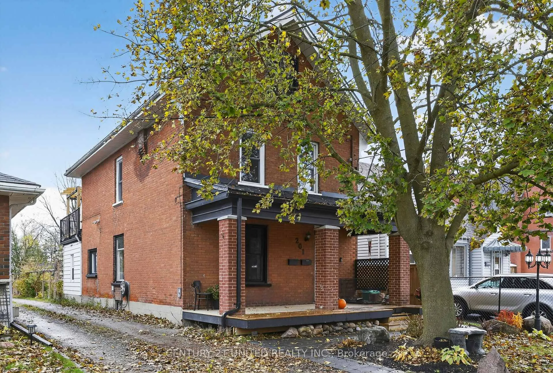 Front of 201 Romaine Street