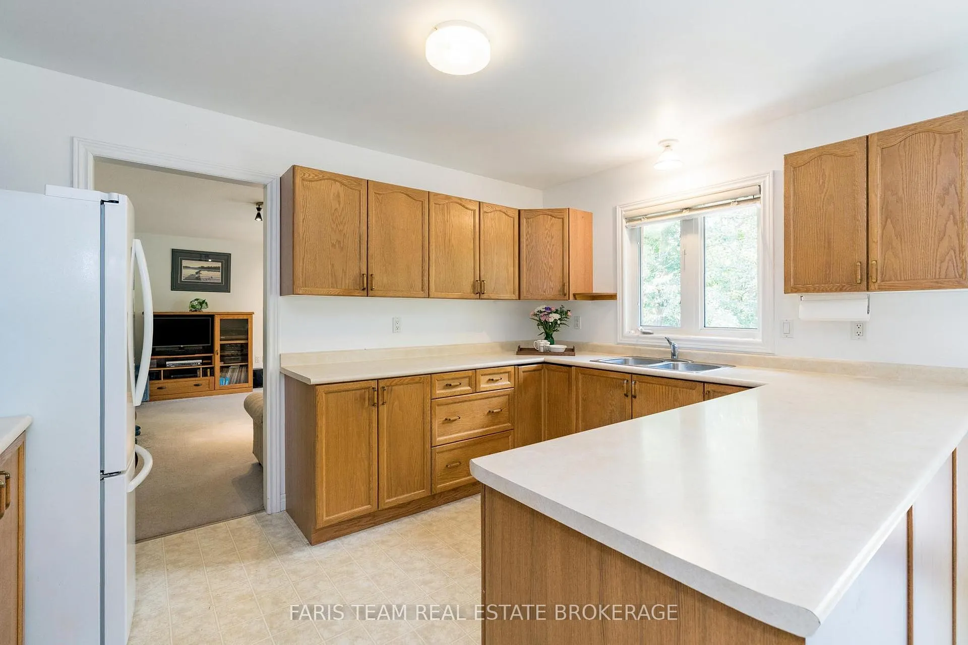Photo 5 of 21 Forest Hill Drive, Springwater, Midhurst — HOMEH