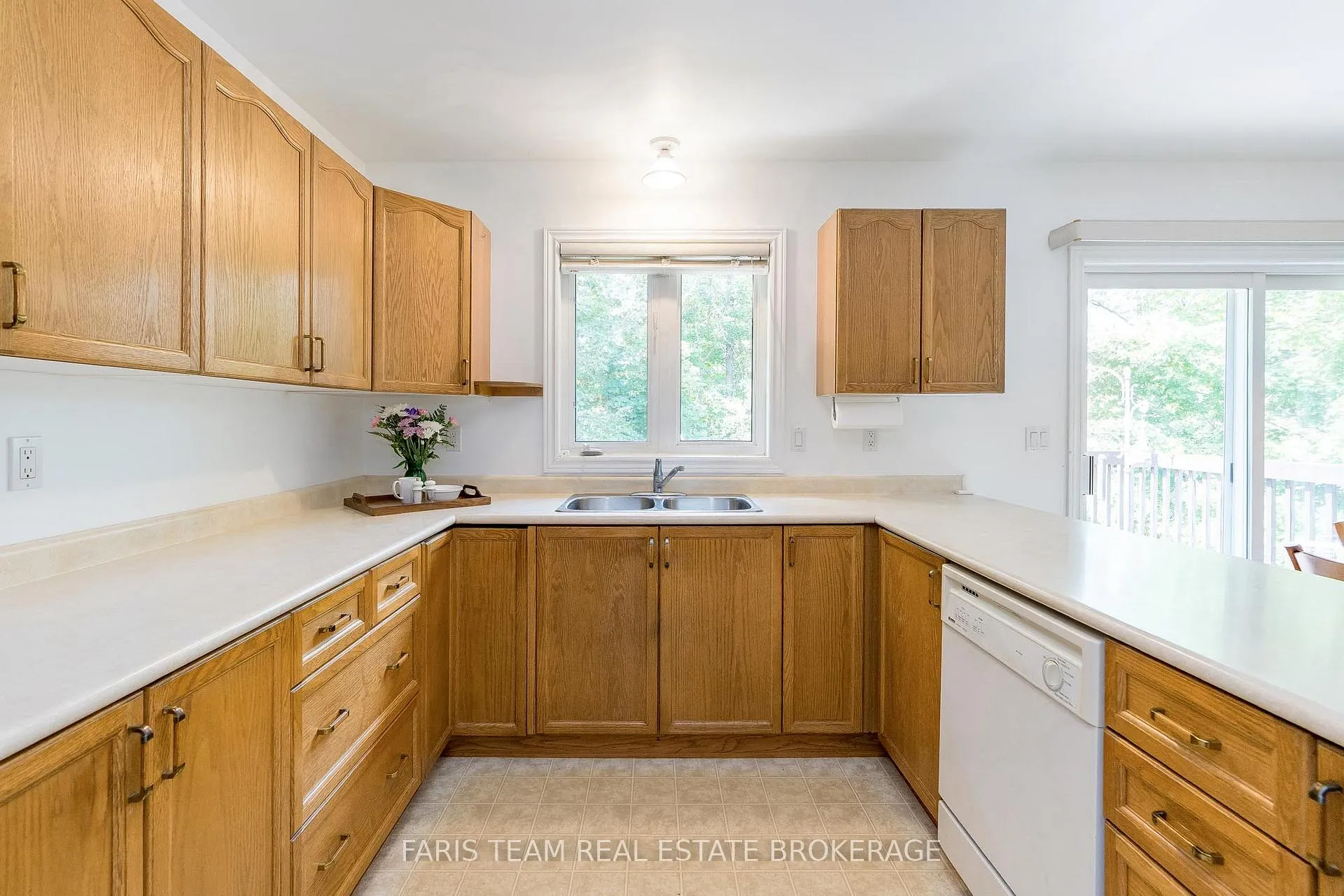 Photo 6 of 21 Forest Hill Drive, Springwater, Midhurst — HOMEH