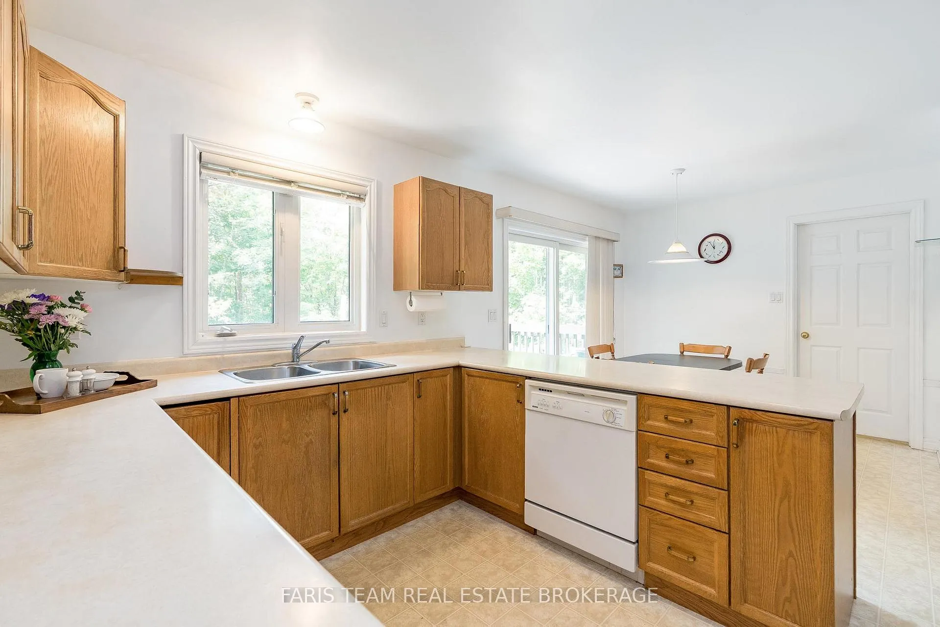 Photo 8 of 21 Forest Hill Drive, Springwater, Midhurst — HOMEH