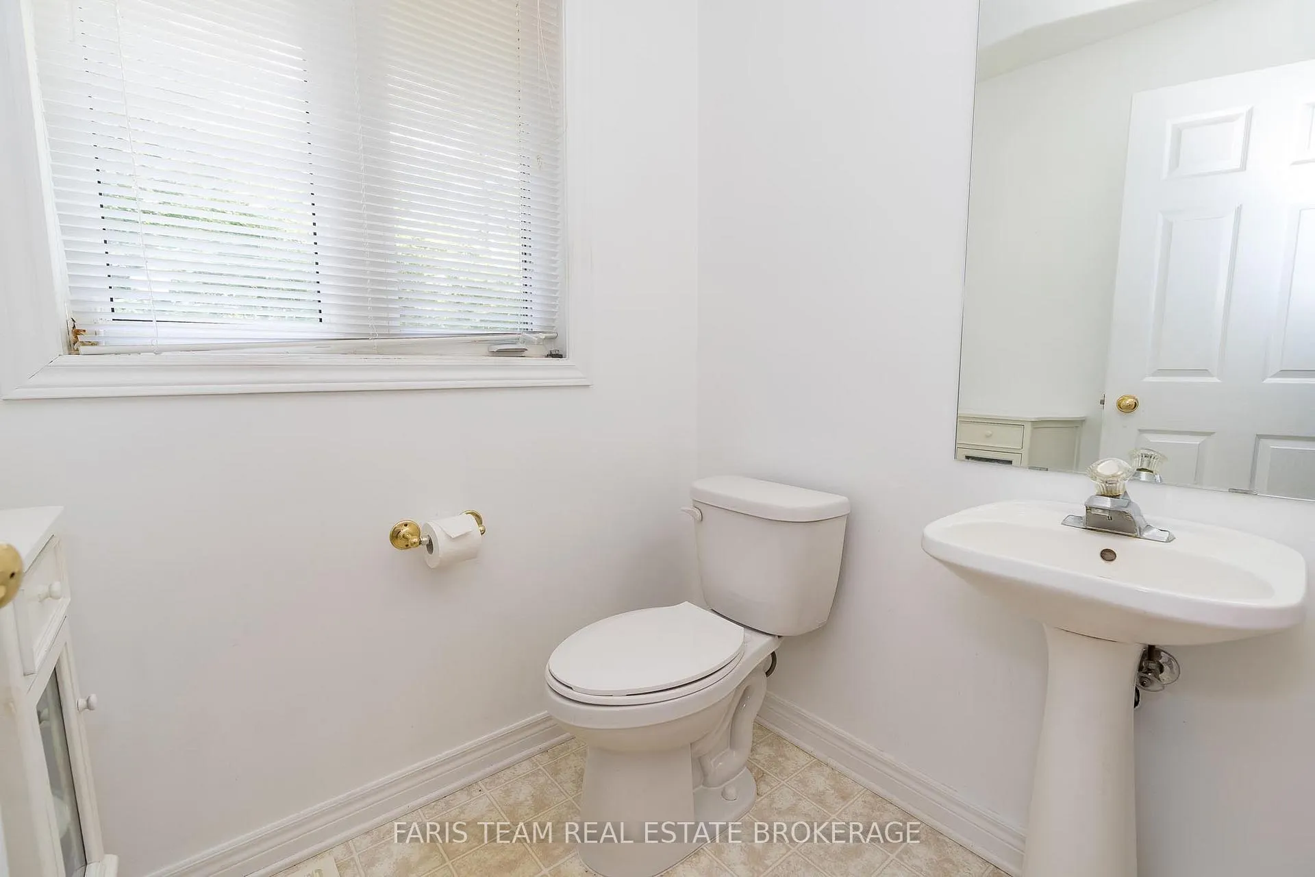 Photo 25 of 21 Forest Hill Drive, Springwater, Midhurst — HOMEH