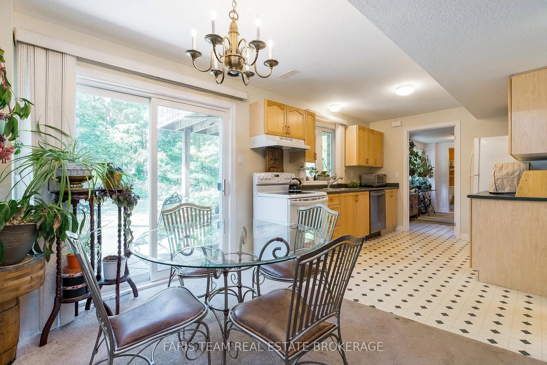 Photo 31 of 21 Forest Hill Drive, Springwater, Midhurst — HOMEH