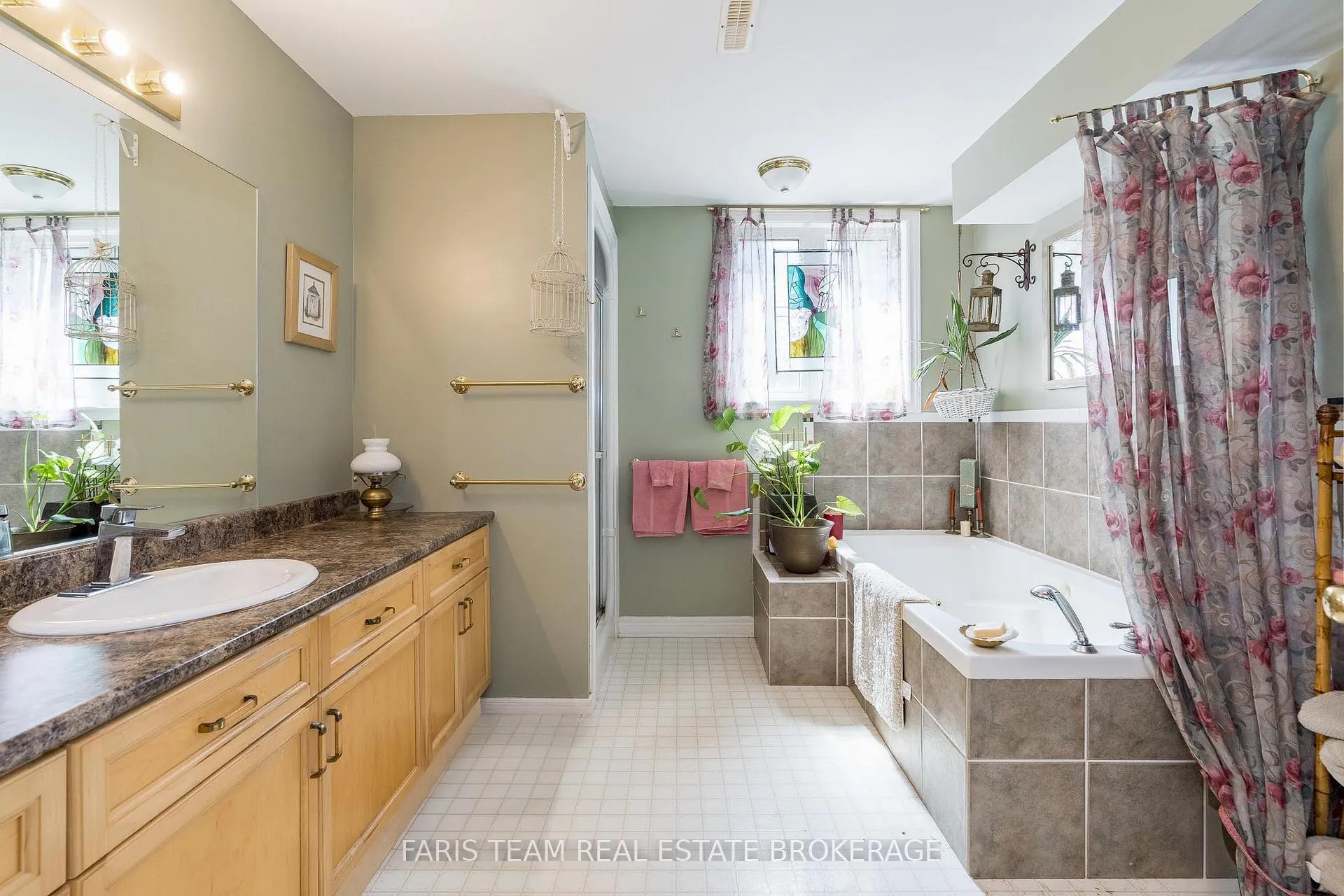 Photo 39 of 21 Forest Hill Drive, Springwater, Midhurst — HOMEH