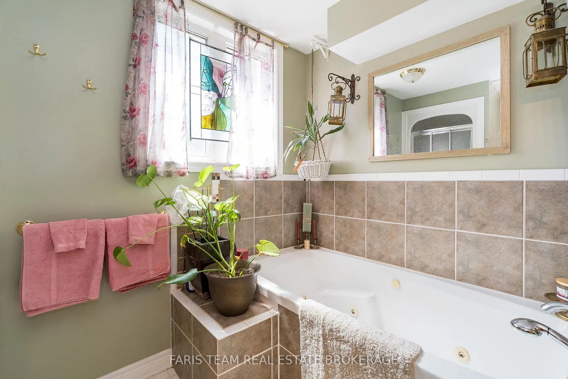 Photo 40 of 21 Forest Hill Drive, Springwater, Midhurst — HOMEH