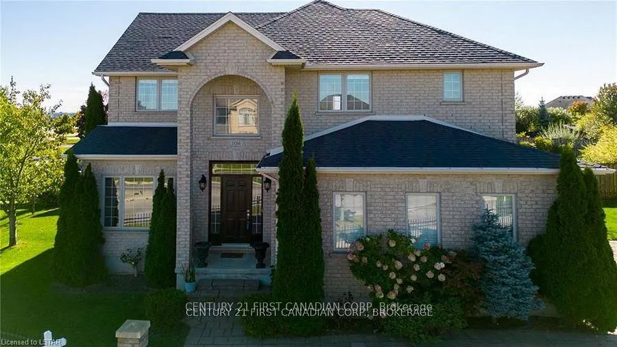 Photo 1 of 2016 Beaverbrook Avenue, London, North M — HOMEH