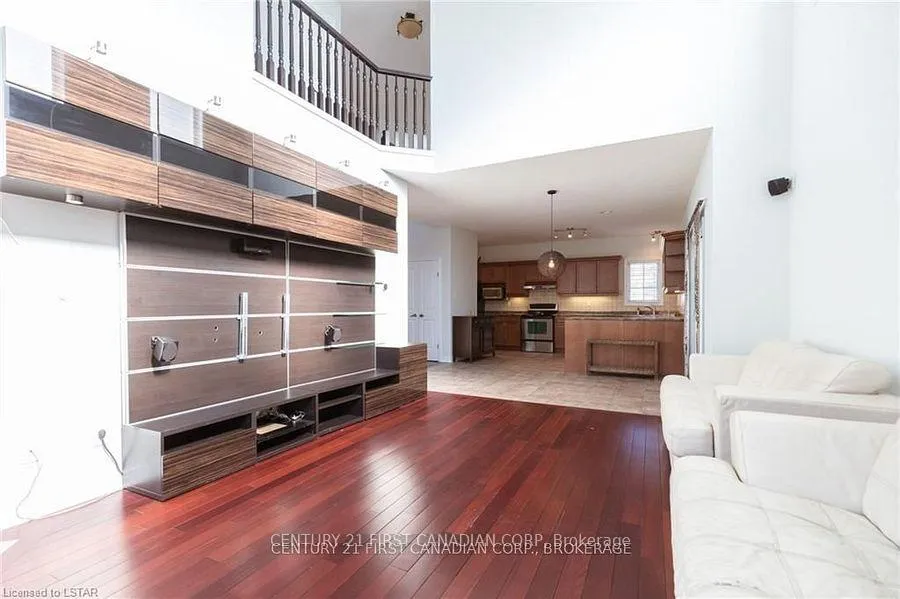 Photo 12 of 2016 Beaverbrook Avenue, London, North M — HOMEH