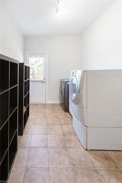 Photo 15 of 2016 Beaverbrook Avenue, London, North M — HOMEH
