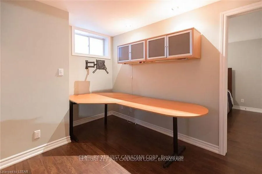 Photo 25 of 2016 Beaverbrook Avenue, London, North M — HOMEH