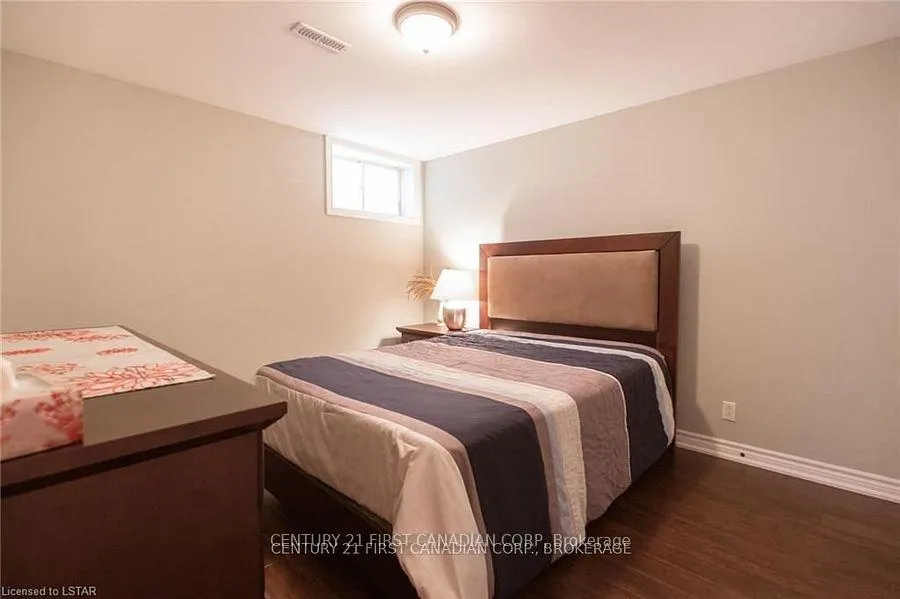 Photo 27 of 2016 Beaverbrook Avenue, London, North M — HOMEH
