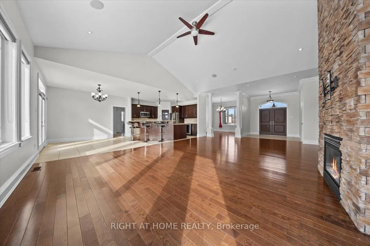 Photo 8 of 6833 Suncrest Drive, Ottawa, Greely — HOMEH