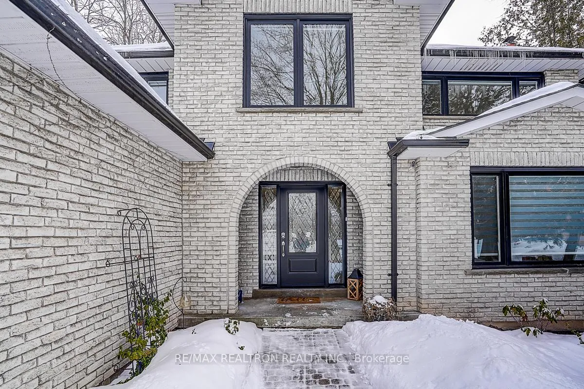 Photo 3 of 12 Jolyn Court, Markham, Bullock — HOMEH