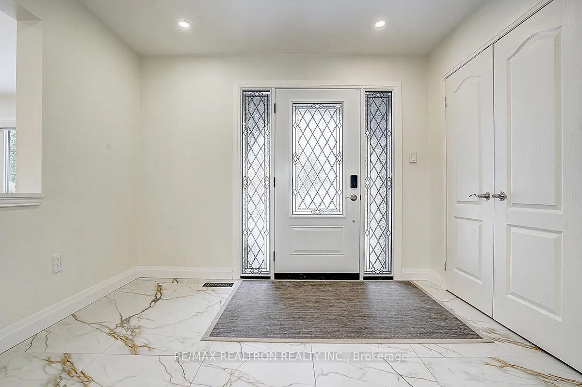 Photo 4 of 12 Jolyn Court, Markham, Bullock — HOMEH