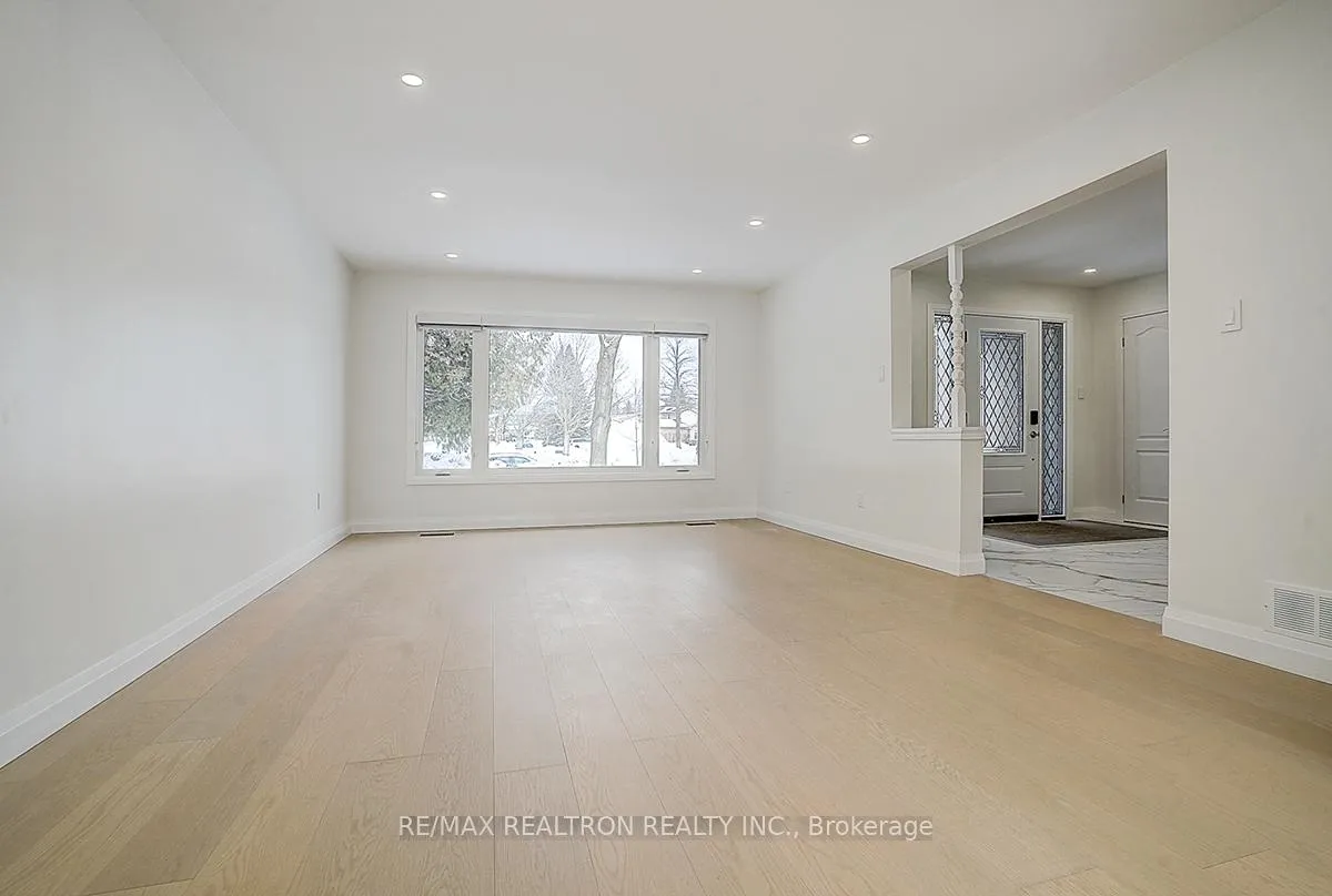 Photo 8 of 12 Jolyn Court, Markham, Bullock — HOMEH