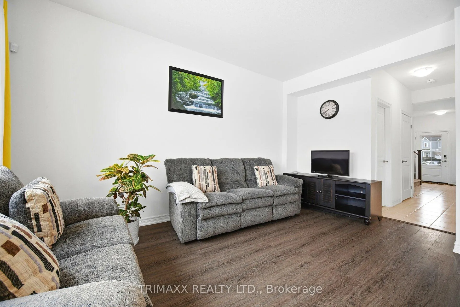 Photo 8 of 160 Sunflower Place, Welland, West Welland — HOMEH