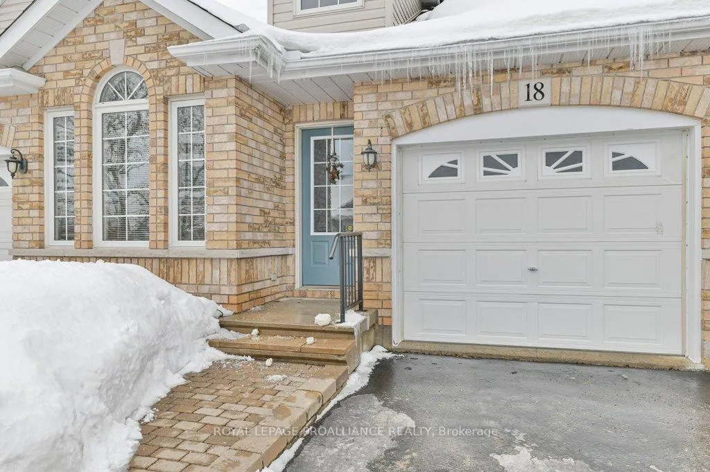 Photo 4 of 18 Sarah Court, Belleville, Belleville Ward — HOMEH