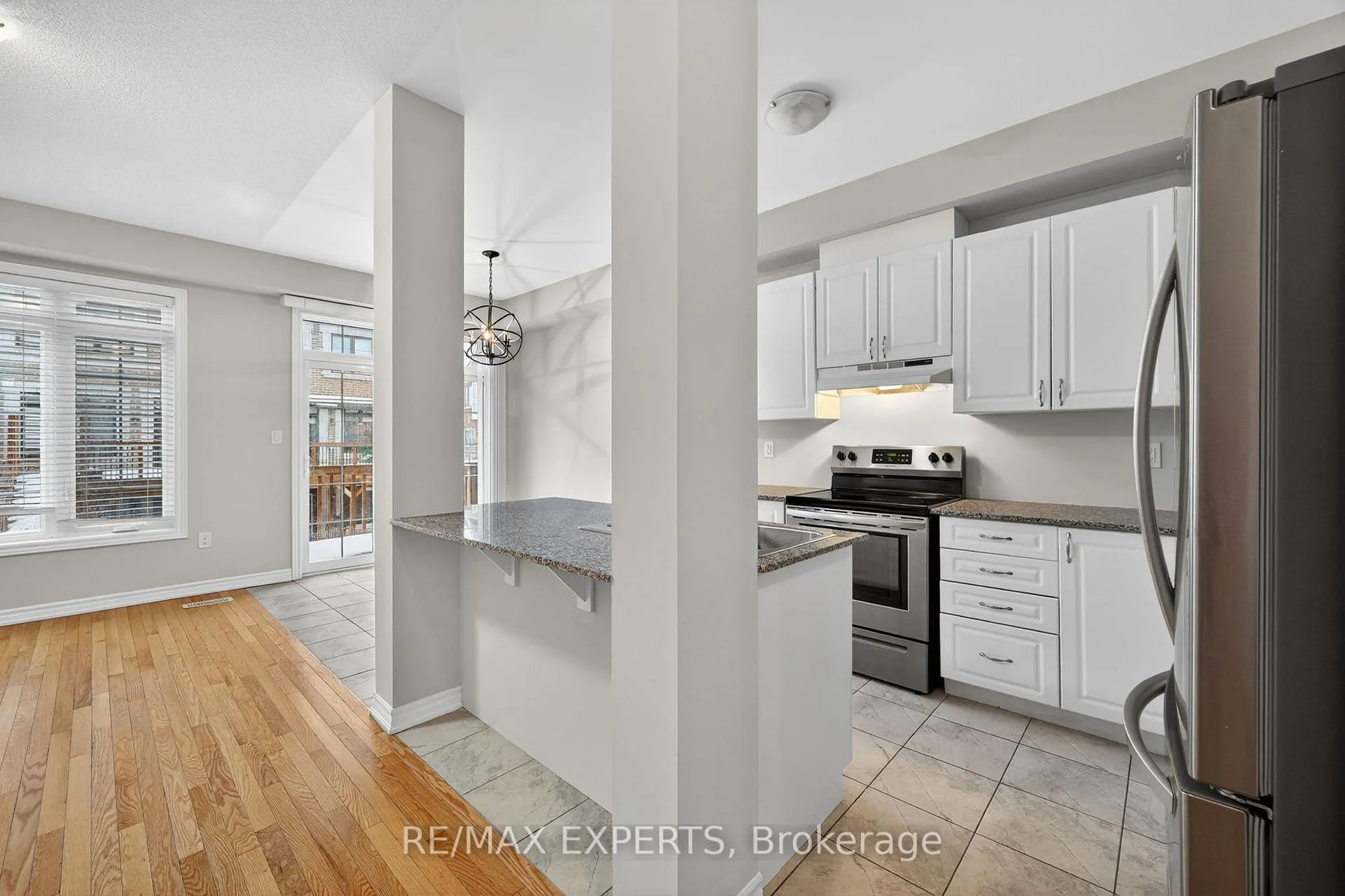 Photo 9 of 19 Sunset Terrace, Vaughan, Vellore Village — HOMEH
