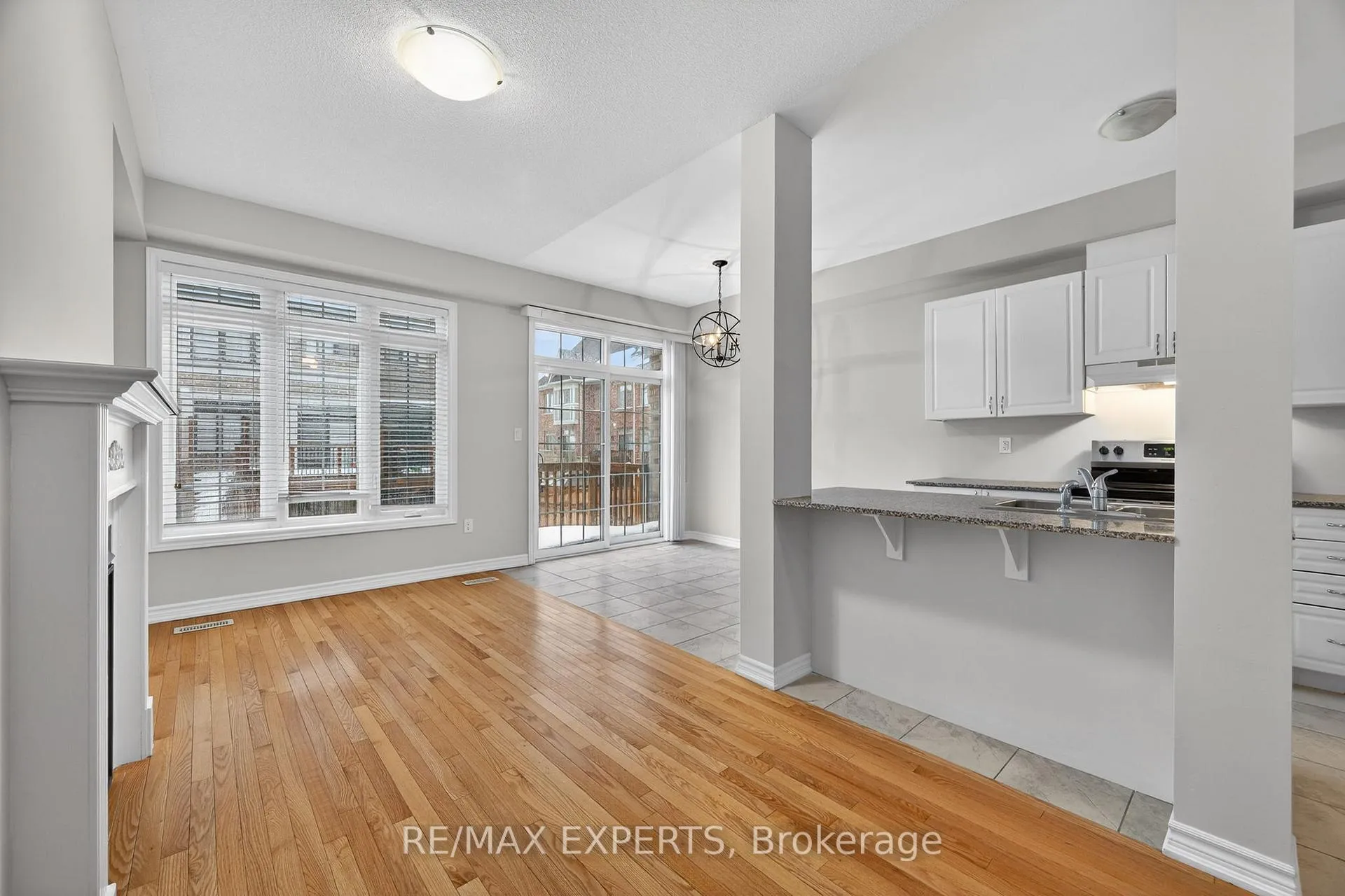 Photo 17 of 19 Sunset Terrace, Vaughan, Vellore Village — HOMEH