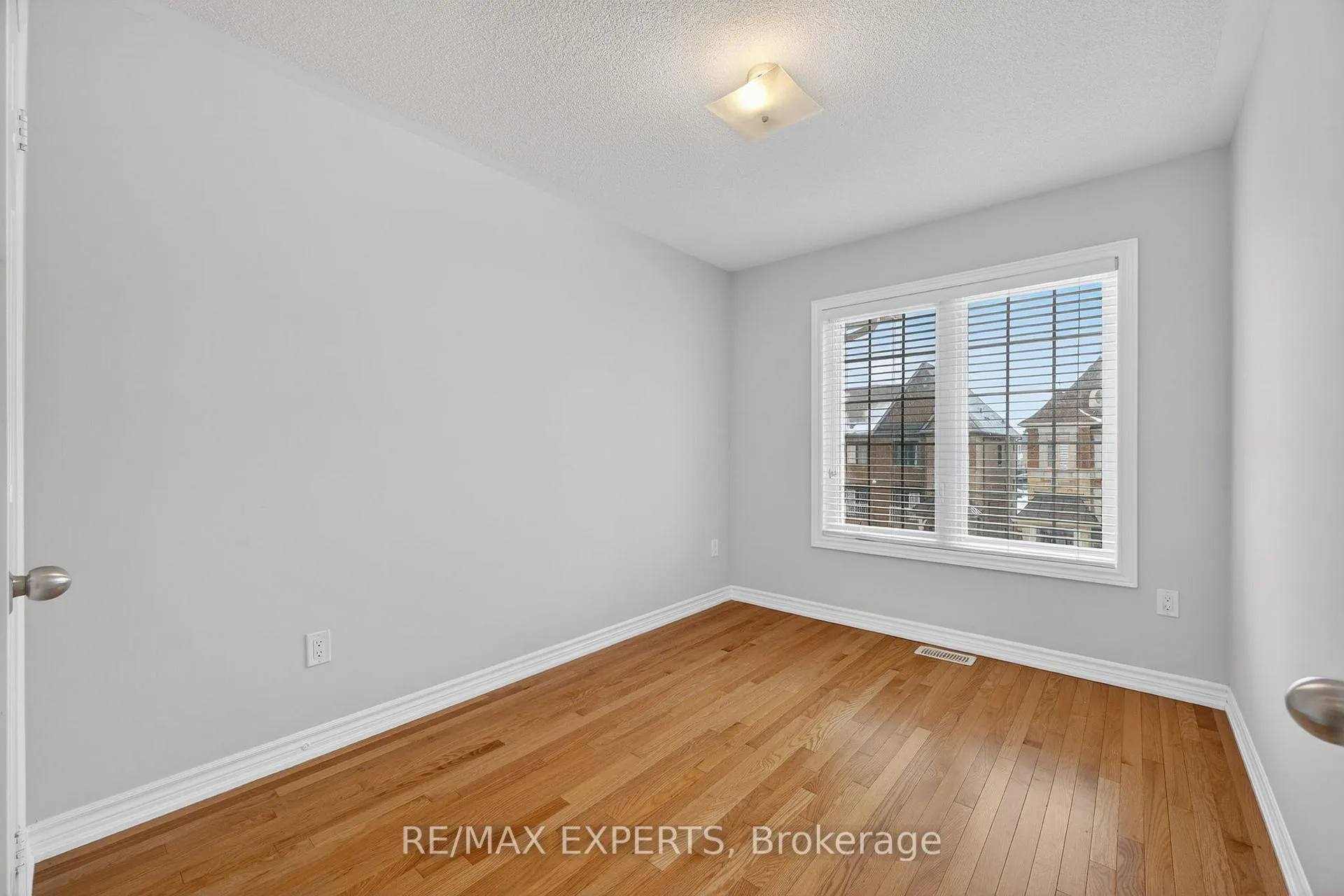 Photo 20 of 19 Sunset Terrace, Vaughan, Vellore Village — HOMEH