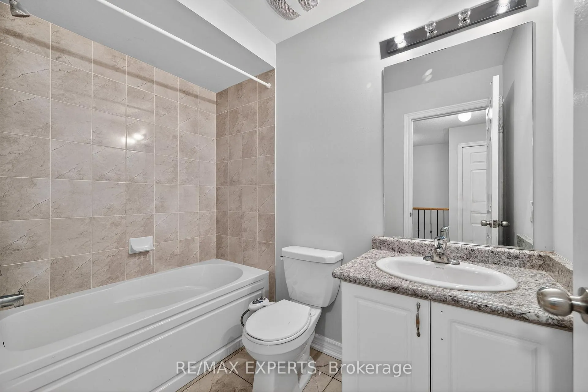 Photo 21 of 19 Sunset Terrace, Vaughan, Vellore Village — HOMEH