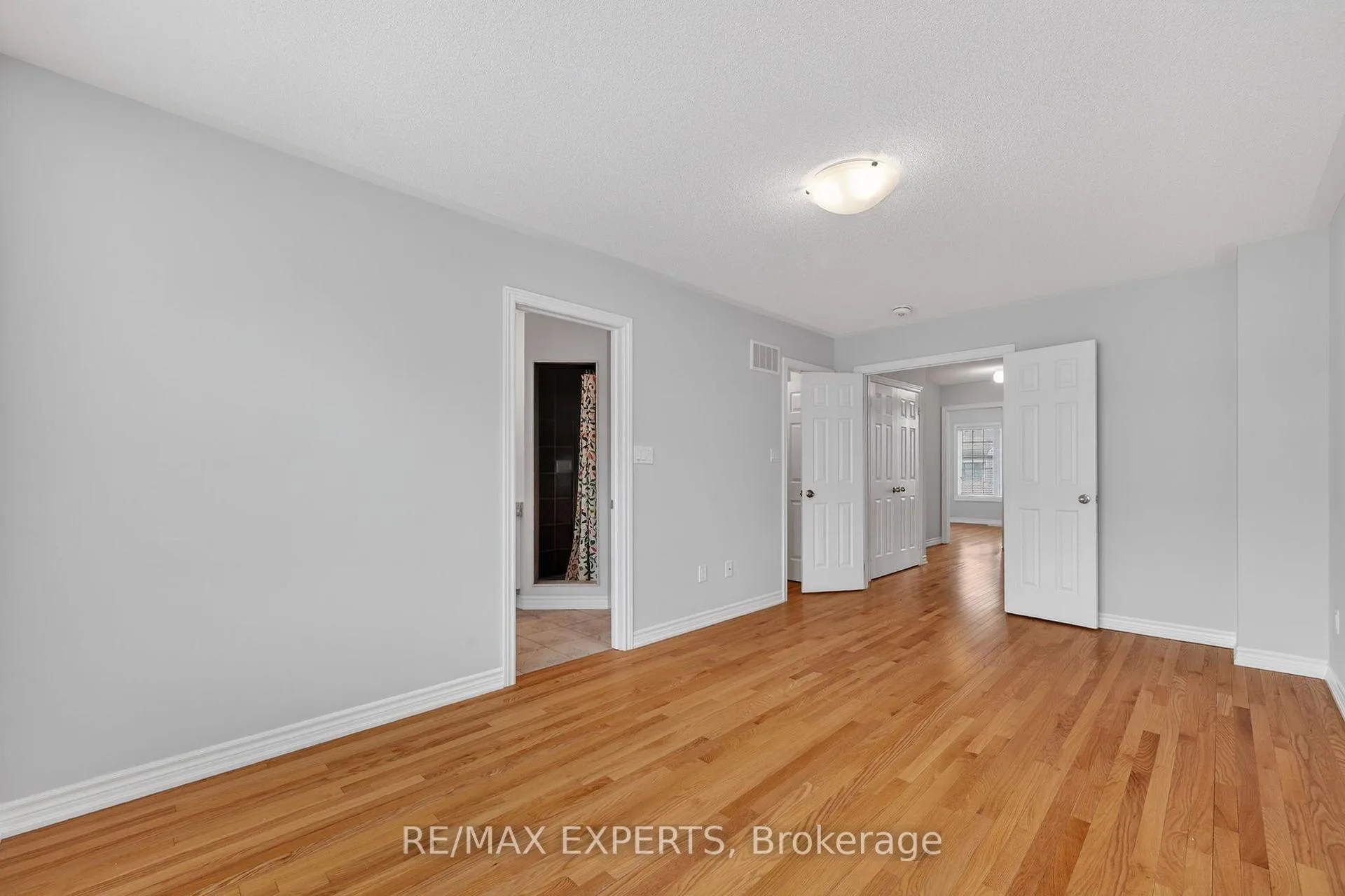 Photo 27 of 19 Sunset Terrace, Vaughan, Vellore Village — HOMEH
